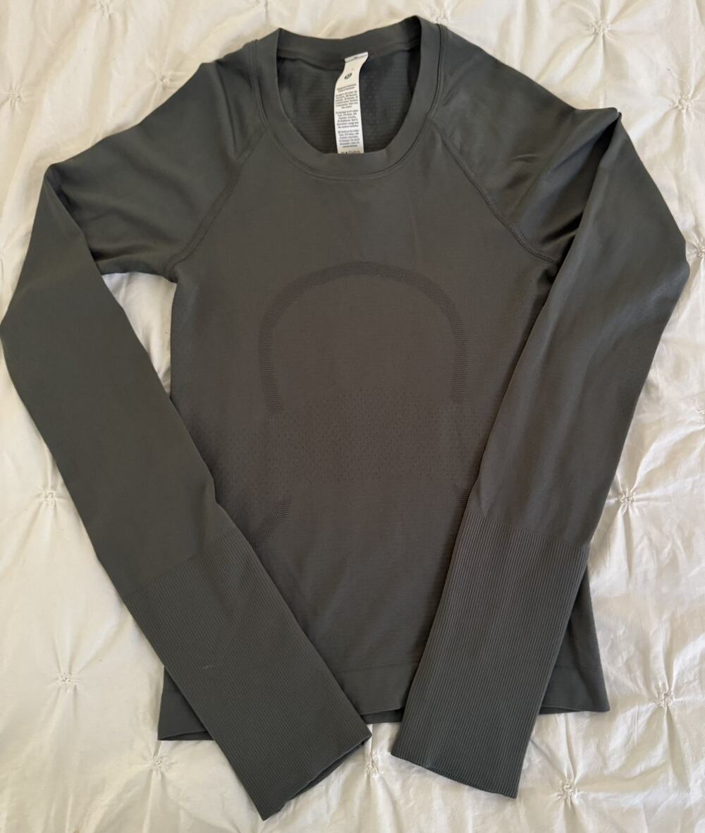 Lululemon Swiftly Tech Long Sleeve Shirt Womens Gray Athletic Running Size 0